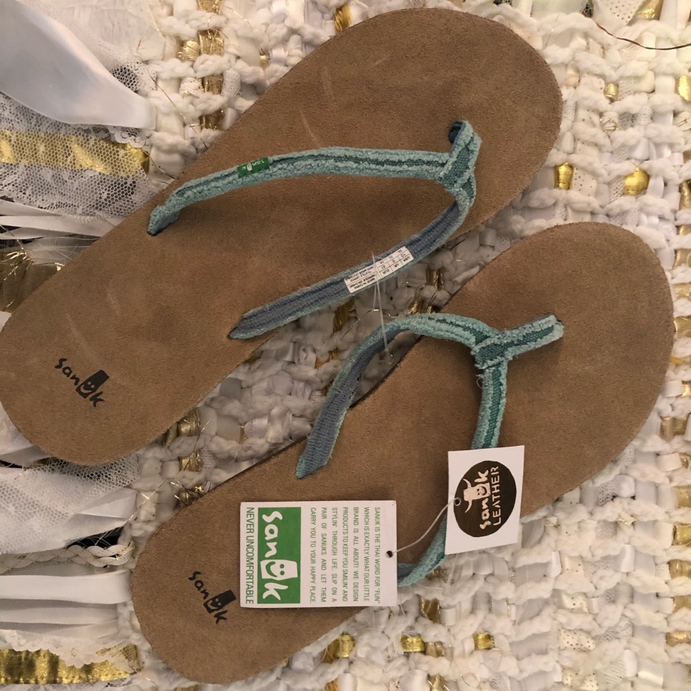 Sanuk Flip Flops